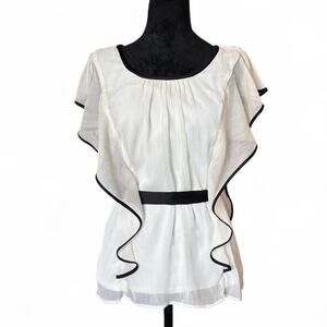Y2K flutter-sleeve ivory blouse – romantic ruffle trim M/L